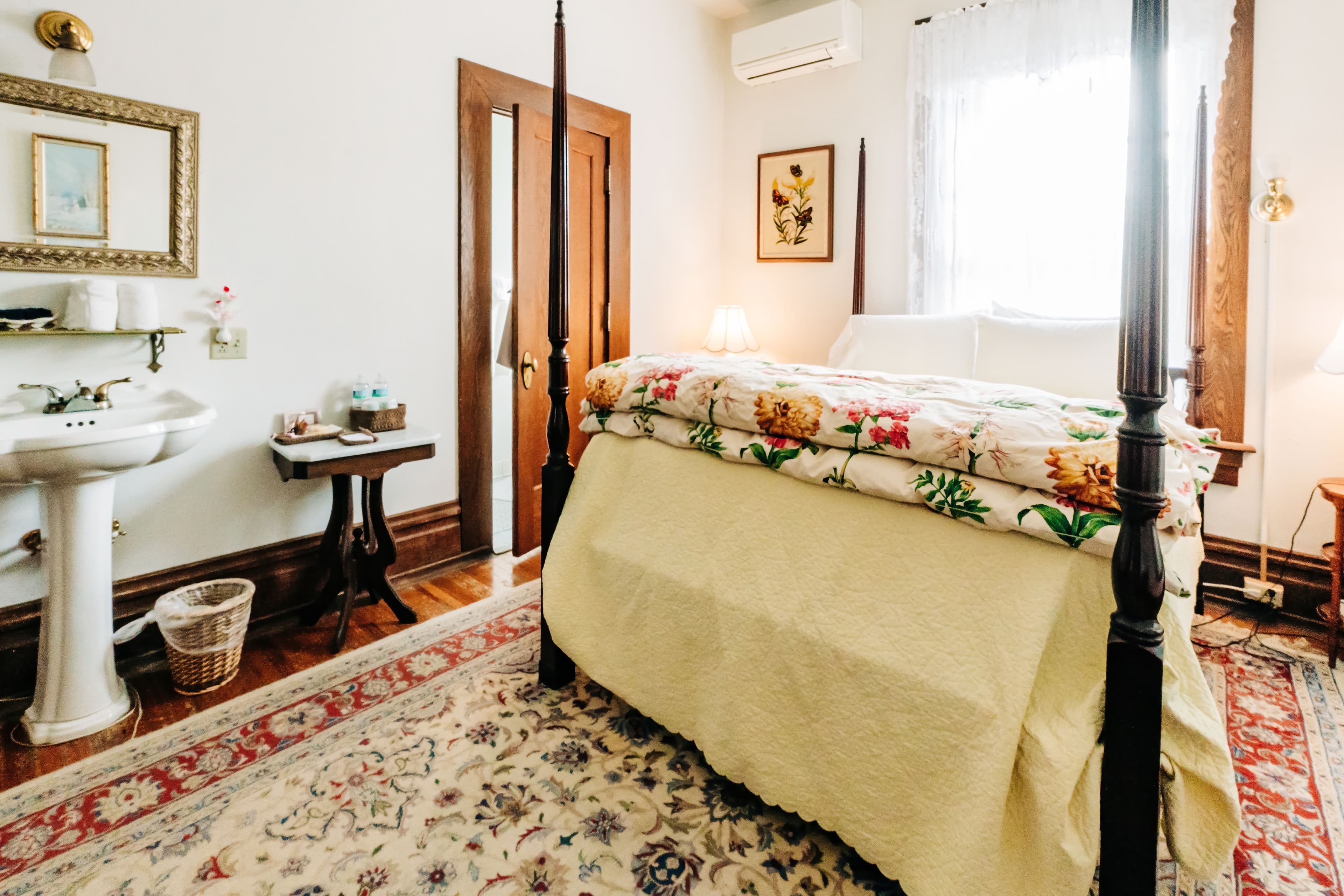 Garden View Room #6 Queen Bed