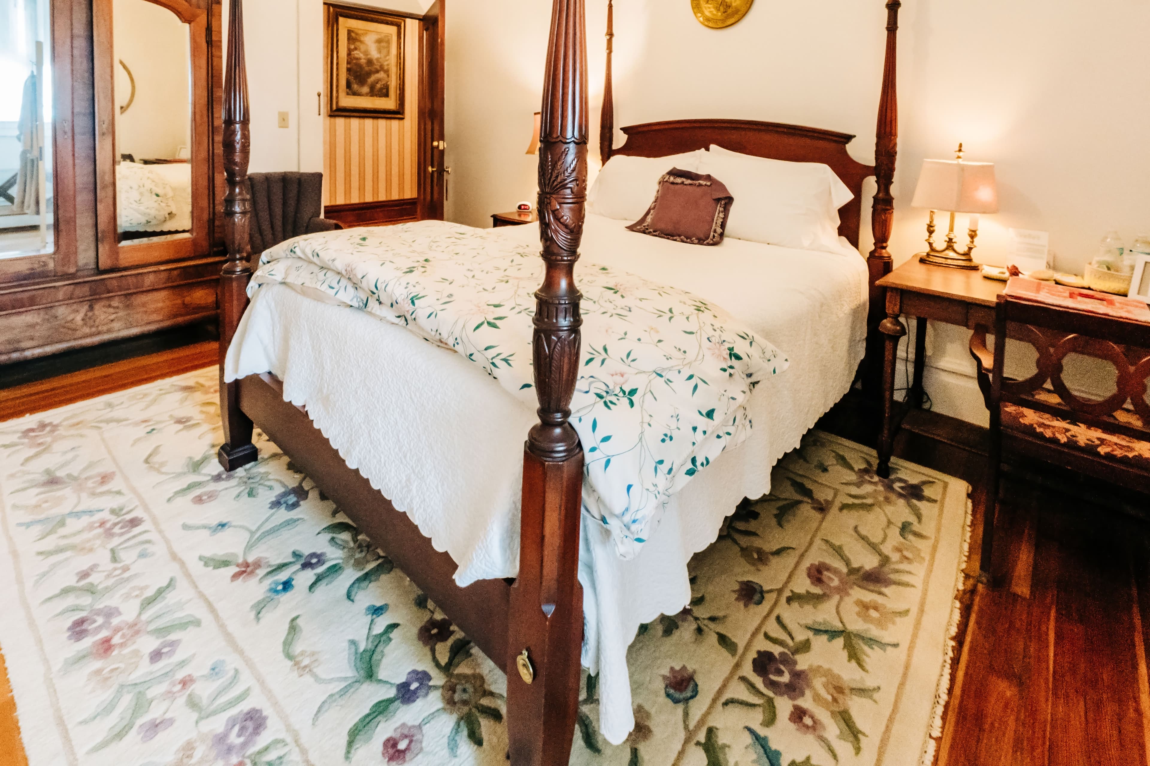 Lavender Room #10 Queen Bed