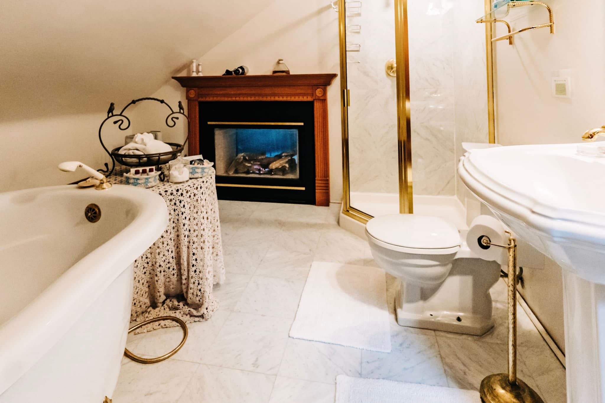 Romantic Retreat #14 Bathroom