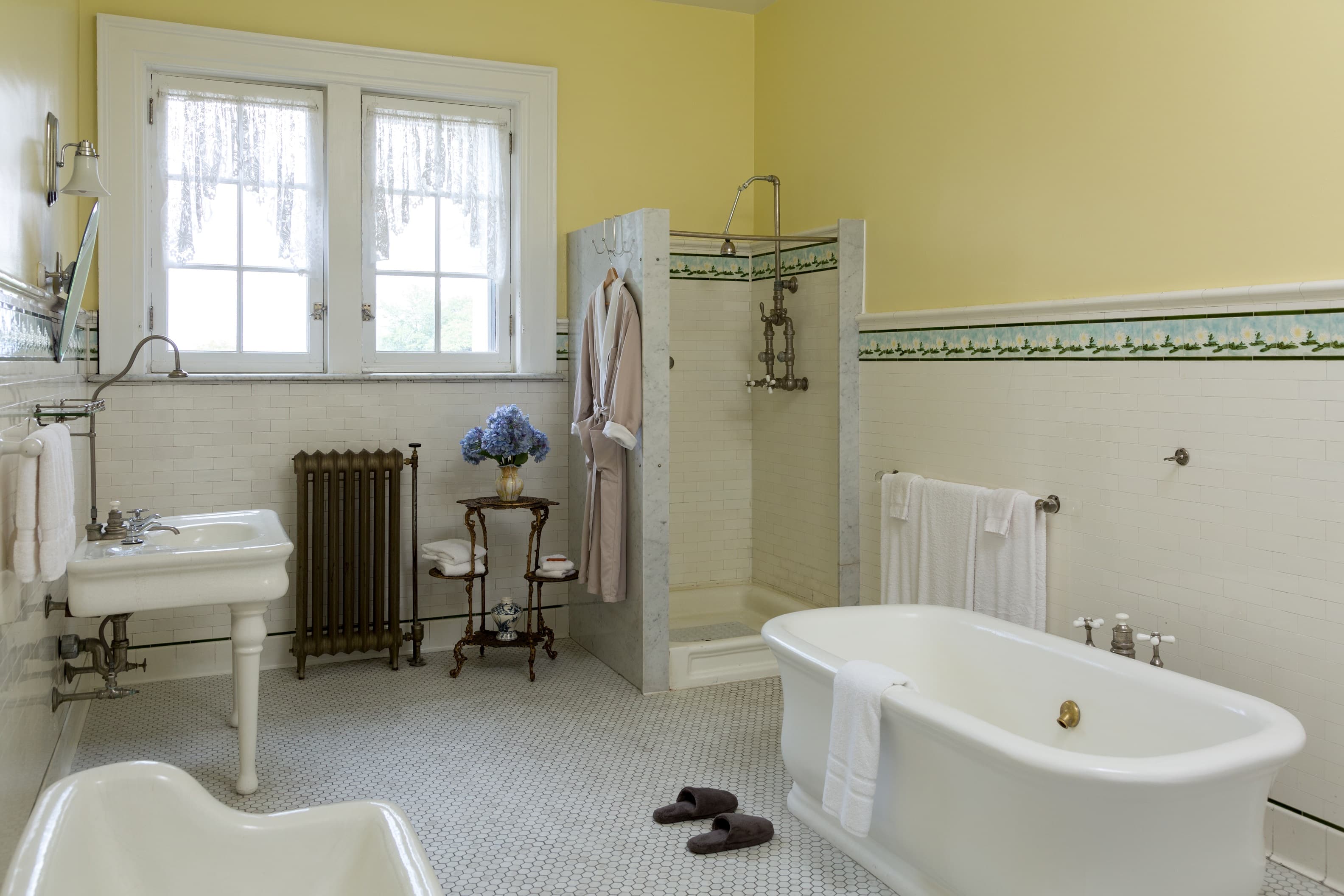 Prospect View Room #1 Original Bathroom