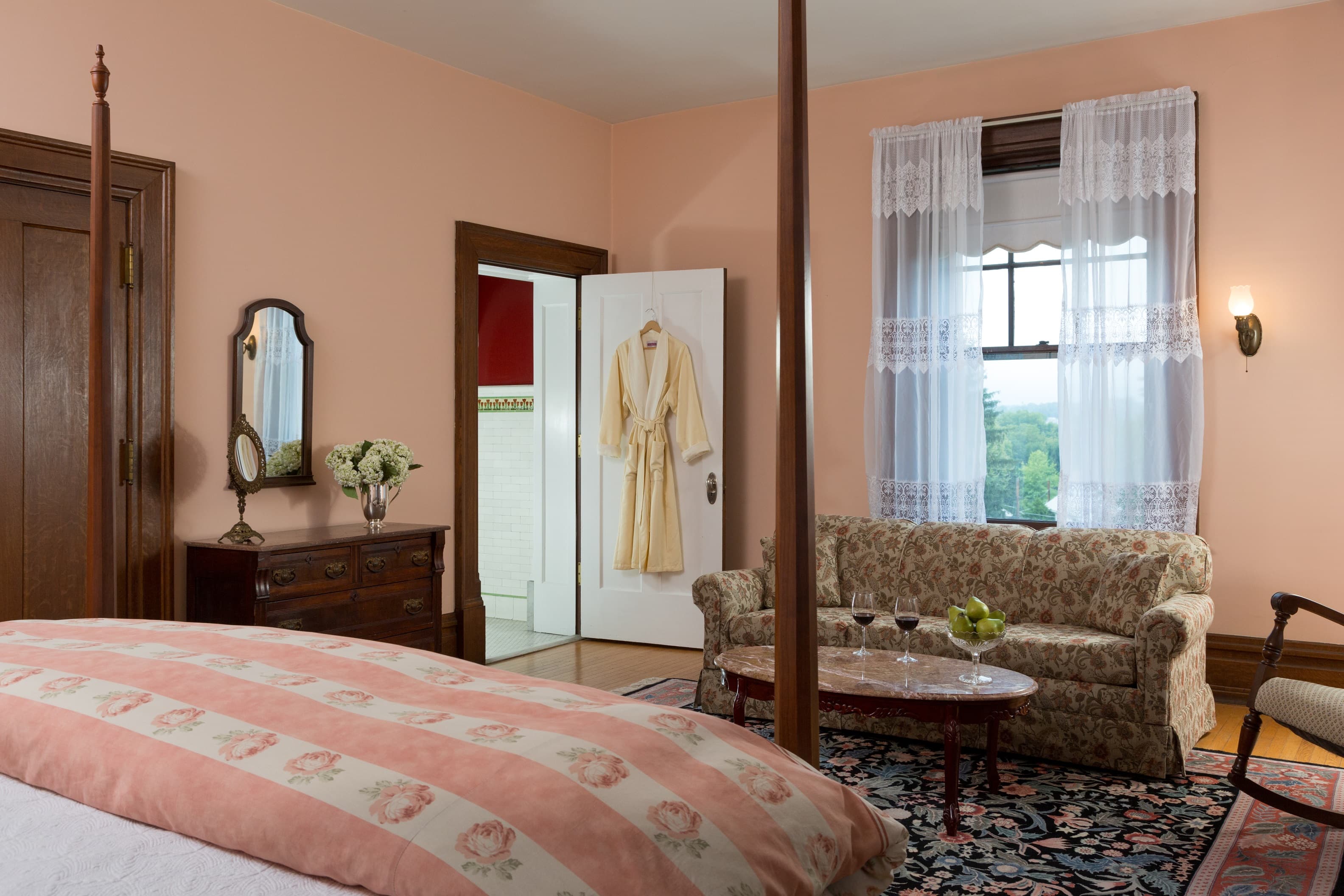 Ione's Suite Room #3 Sitting Area