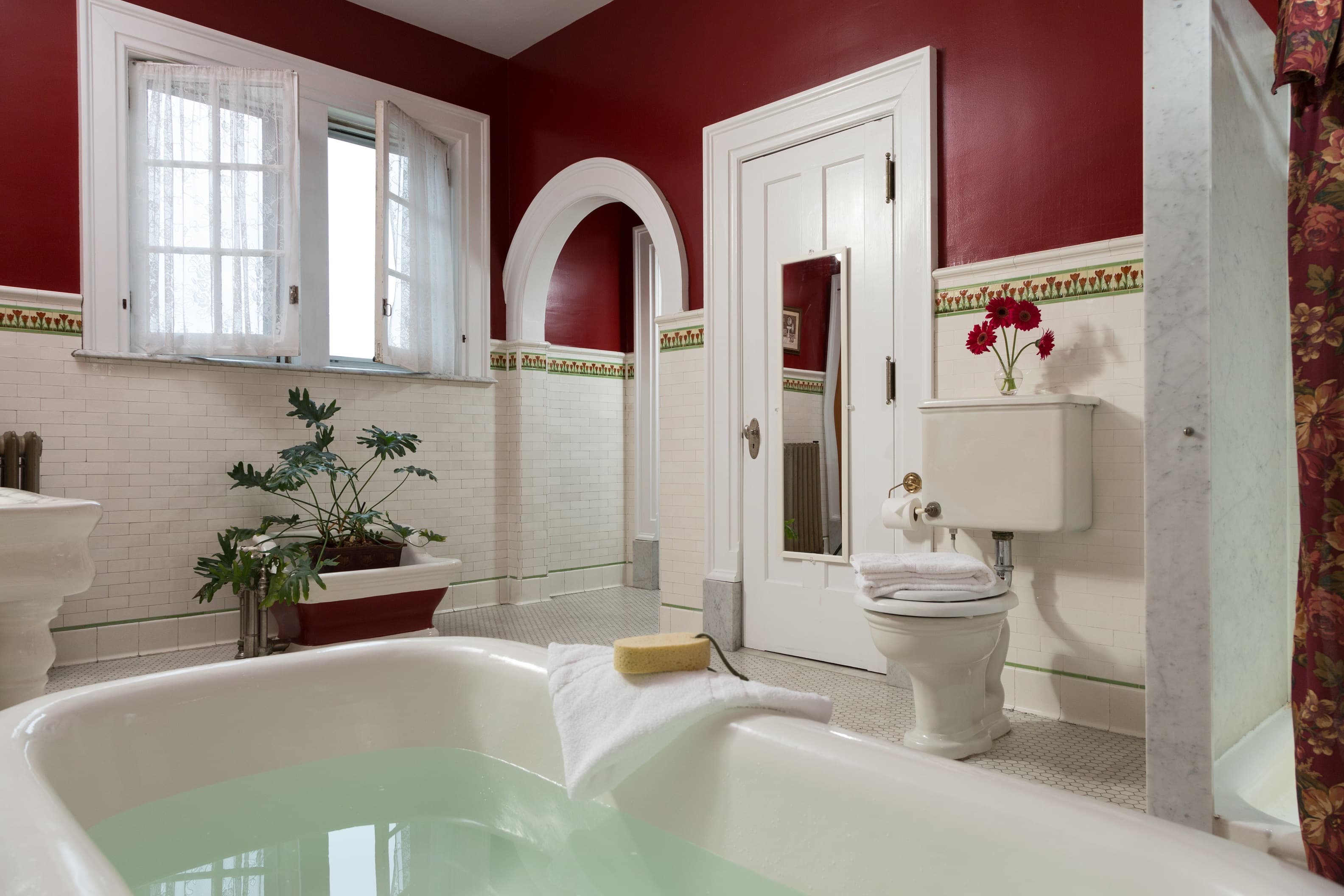 Ione's Suite Room #3 Original Bathroom