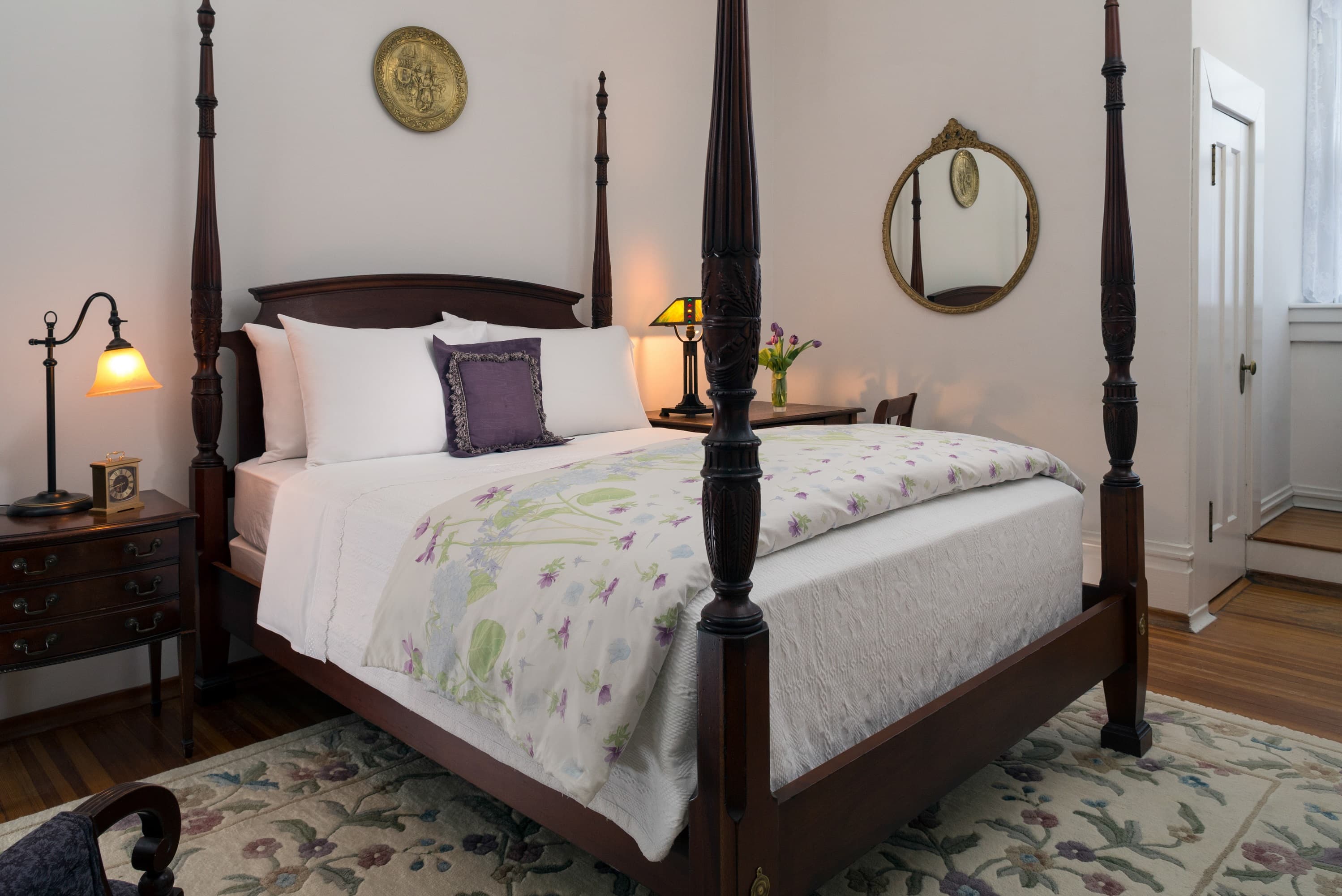 Lavender Room #10 Queen Bed