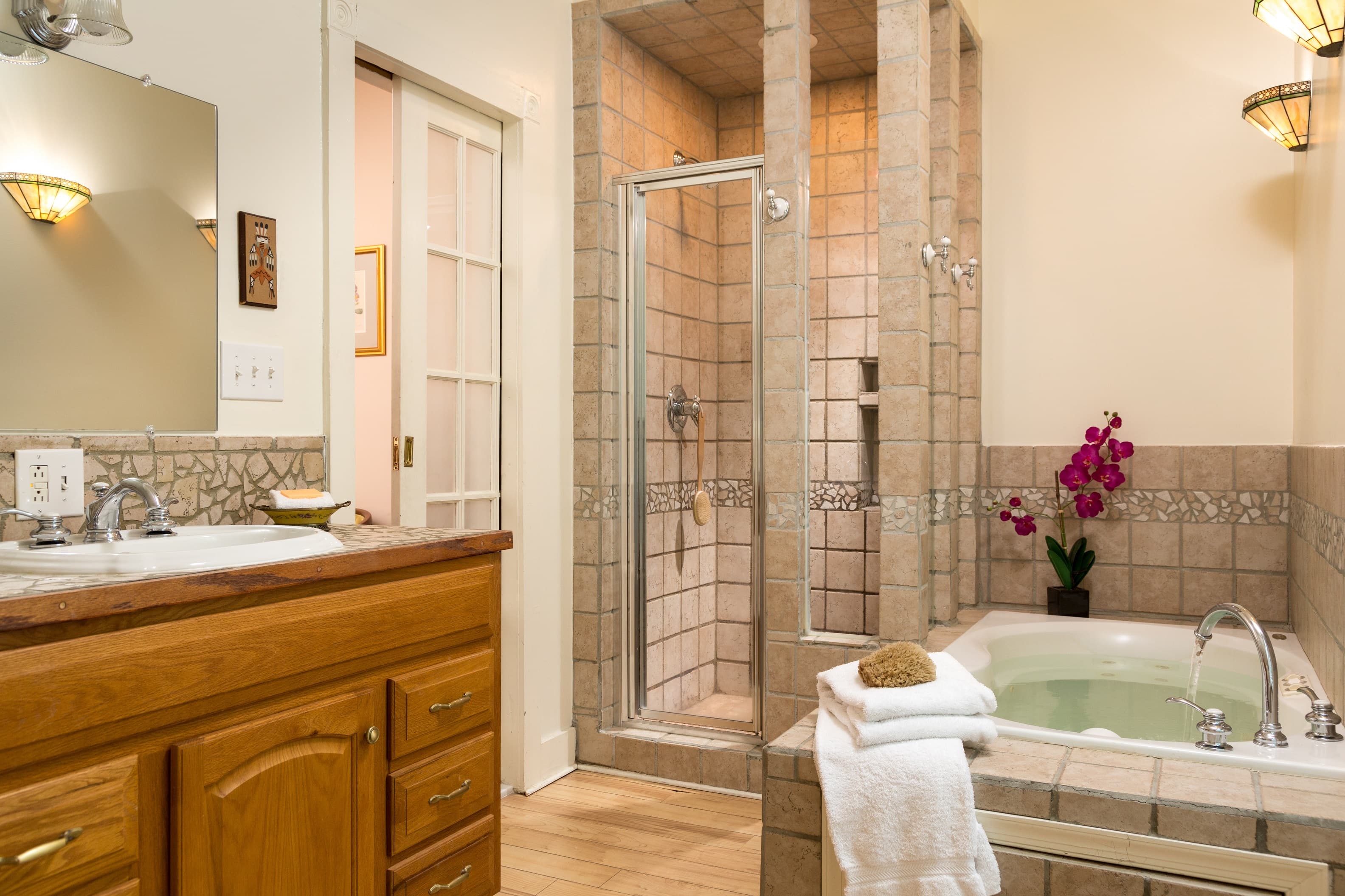 Carriage House North # 18 Jetted tub and Separate Shower