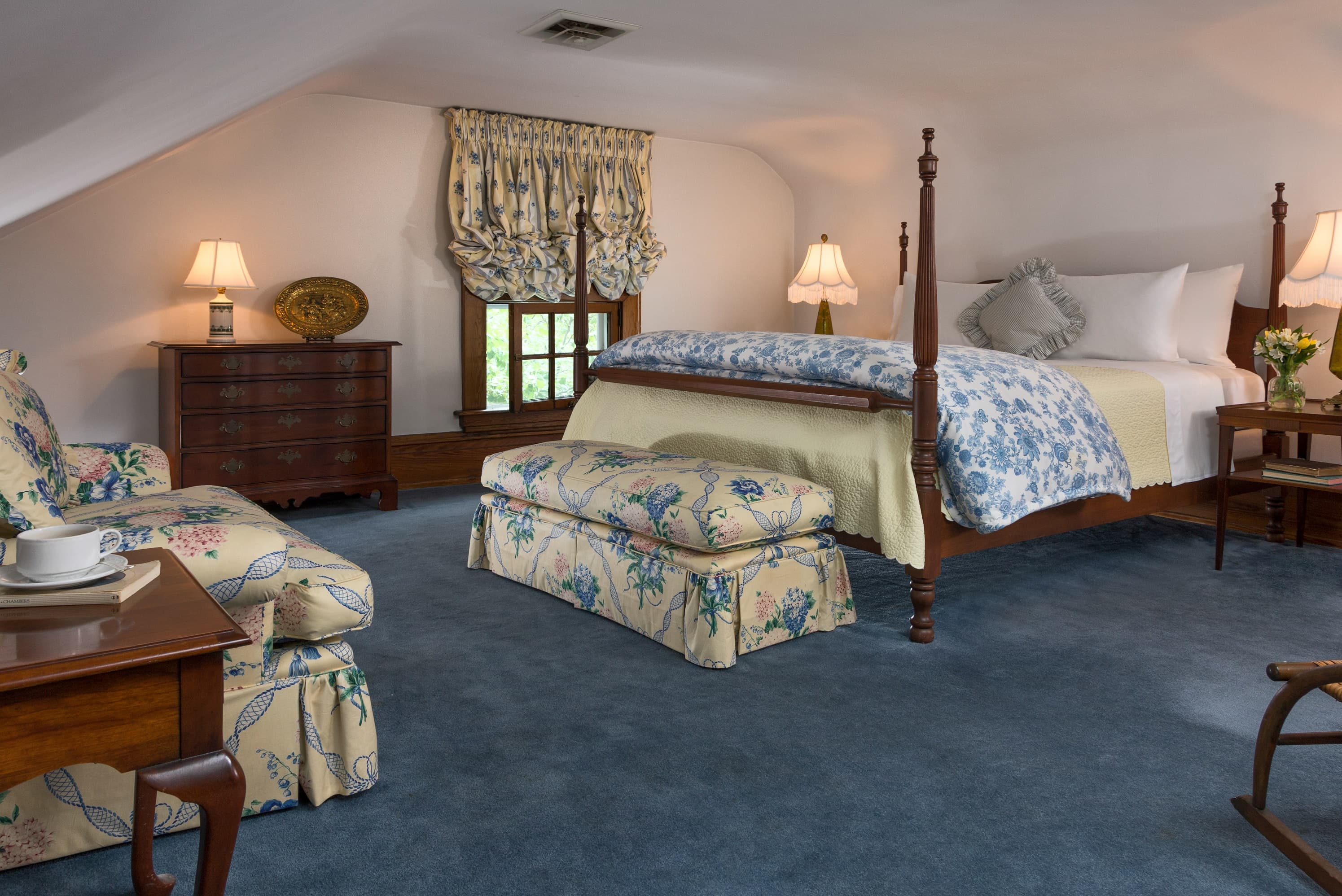 Romantic Retreat #14 King Bed and Sitting Area