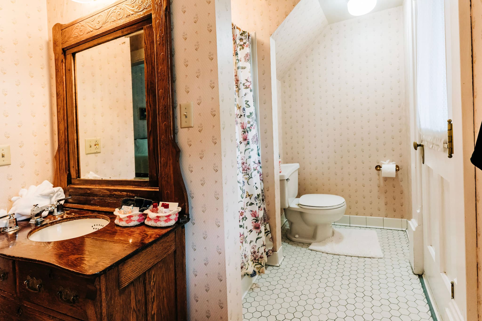 Marie Clair Room #7 Bathroom